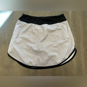 SIMPLY SOUTHERN GREY AND BLACK ATHLETIC SKORT - Size Large SKU:194